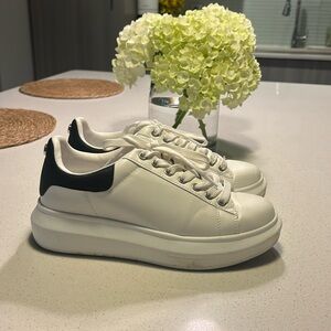 Steve Madden Sneakers